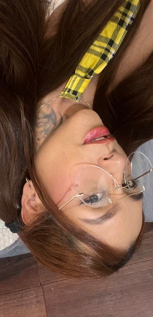 Model - EllaRose blowjob