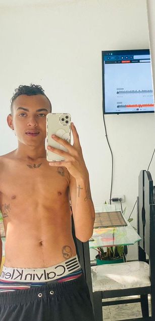 Model - BRADLEY sexy