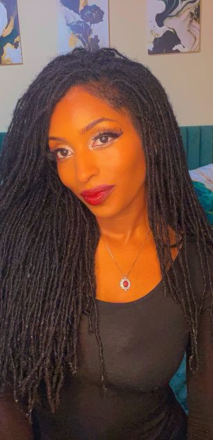 Model - SoftlySola SoftFemininity