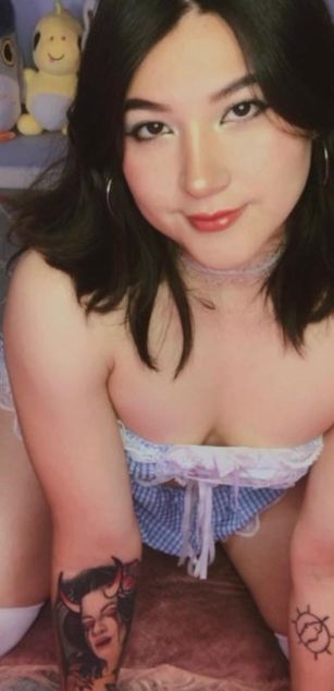 Model - HayleyPie deepthroat