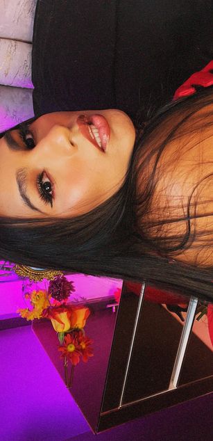 Model - Valery D. bigtits