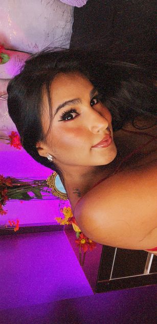 Model - Valery D. bigtits