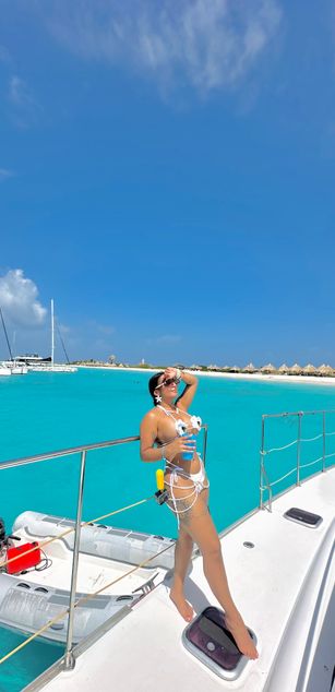 Model - Valery D. bigtits