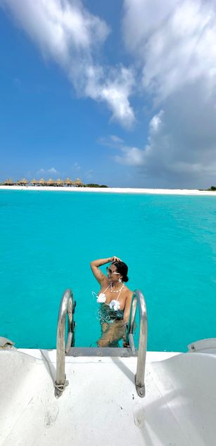 Model - Valery D. bigtits