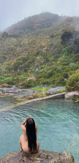 Model - Valery D. bigtits