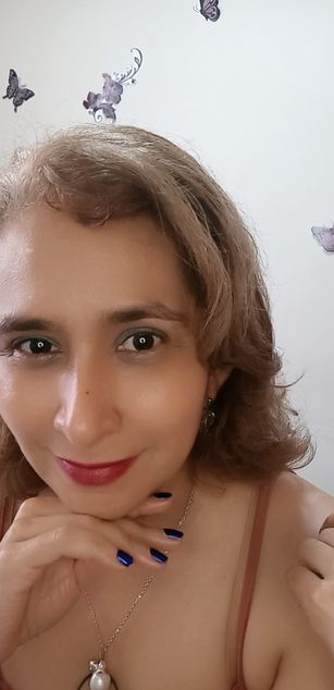 Model - KiaraLovely LATIN