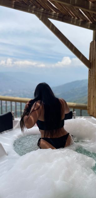 Model - Valery D. bigtits