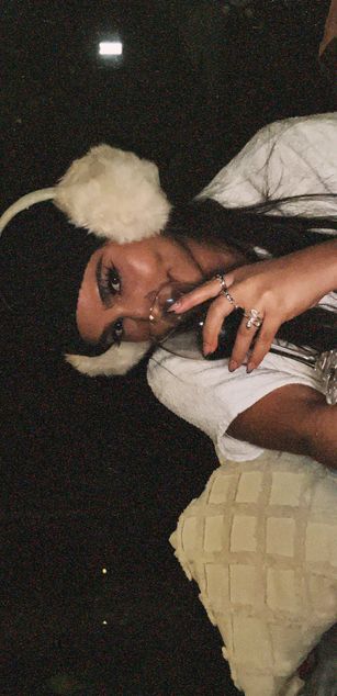 Model - Valery D. bigtits