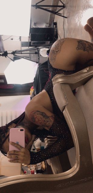 Model - EmilieLake JOI