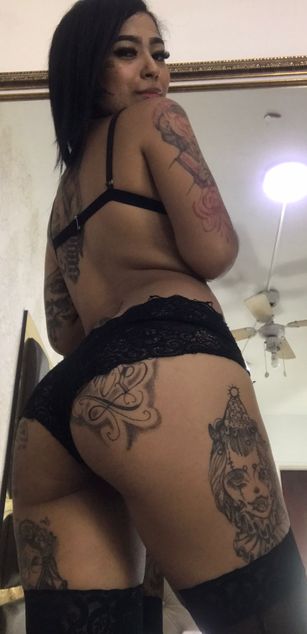 Model - EmilieLake Taboo