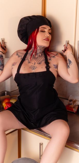 Model - AmaranthaVelmet striptease