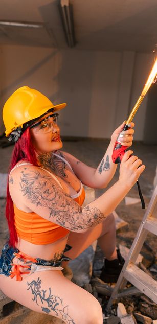 Model - AmaranthaVelmet striptease