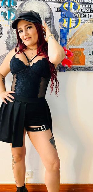 Model - AmaranthaVelmet striptease