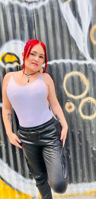 Model - AmaranthaVelmet striptease