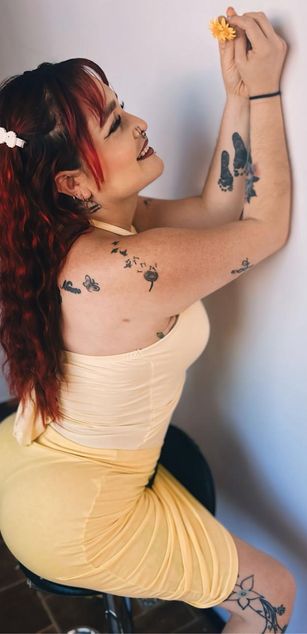 Model - AmaranthaVelmet striptease