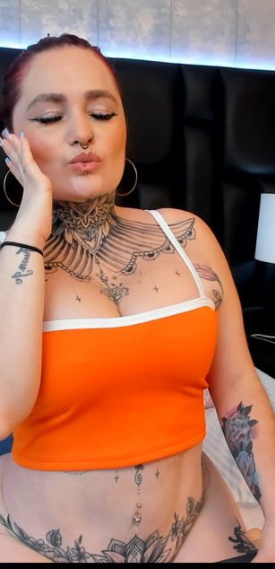 Model - AmaranthaVelmet striptease