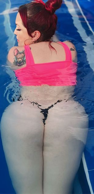 Model - AmaranthaVelmet striptease