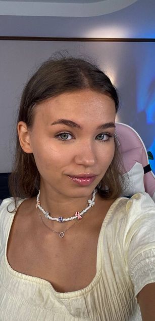 Model - AlexiaCoy_ heels