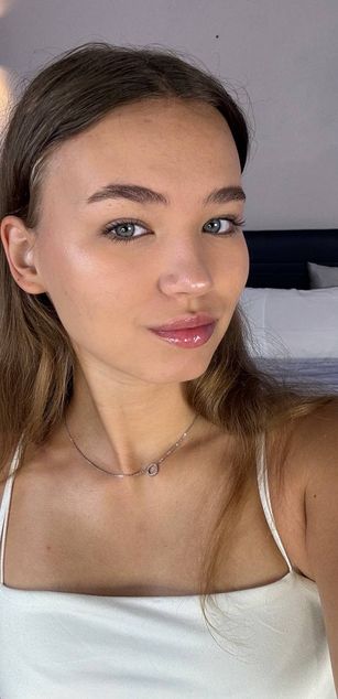 Model - AlexiaCoy_ heels