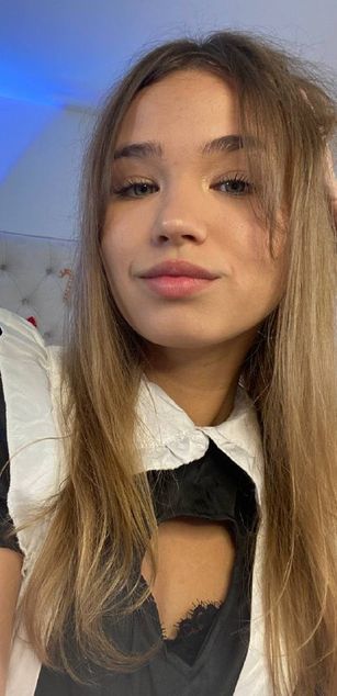 Model - AlexiaCoy_ heels