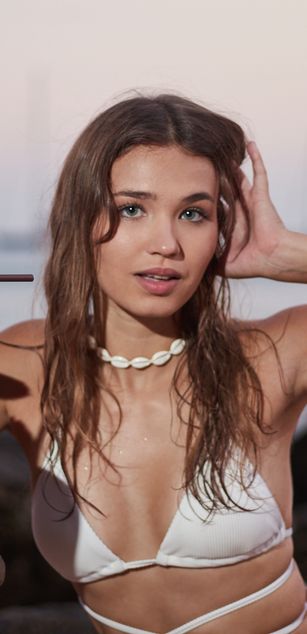 Model - AlexiaCoy_ heels