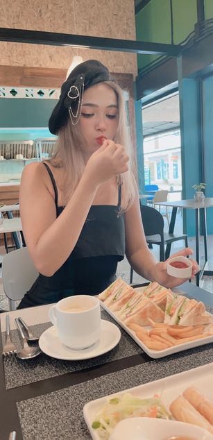 Model - AlexiaCoy_ heels