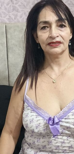 Model - LadyGranny latin