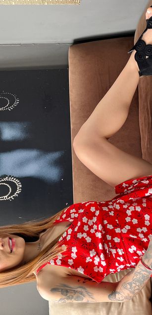 Model - Amber Hudson deepthroat