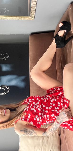 Model - Amber Hudson deepthroat