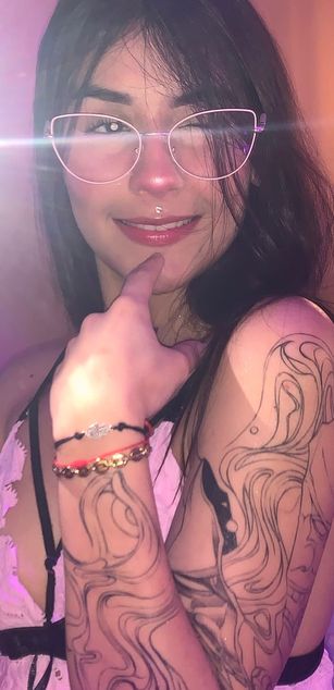 Model - Violet Blaze blowjob