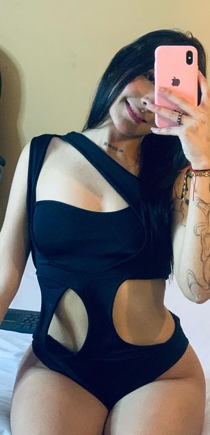 Model - Violet Blaze blowjob