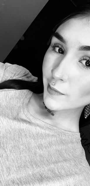 Model - Violet Blaze blowjob