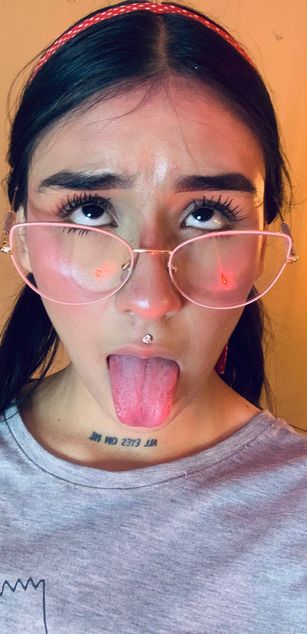 Model - Violet Blaze blowjob