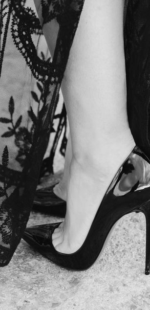 Model - Lady Jo Noire Findom