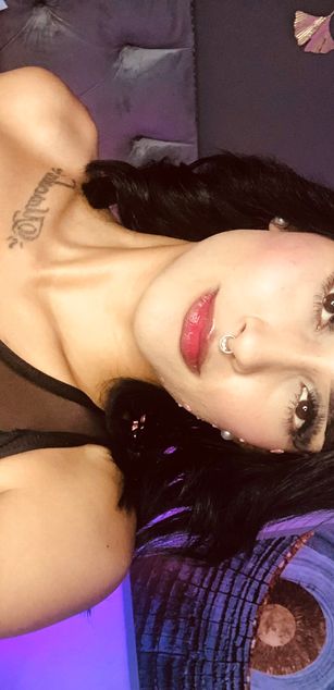 Model - Elisa Peters roleplay