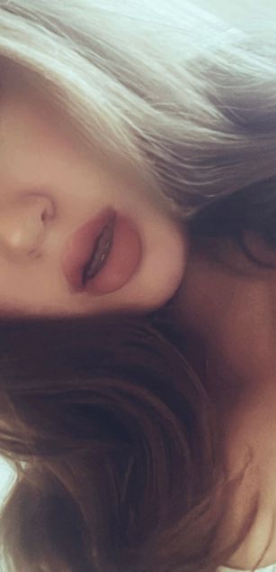 Model - Emeralda blowjob