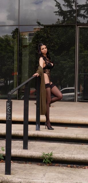 Model - Sophiee Miller ass