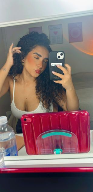 Model - Miss Velvet Honey roleplay