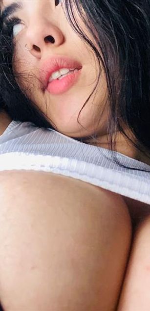 Model - Valen Rosse blowjob