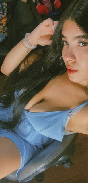 Model - Valen Rosse blowjob