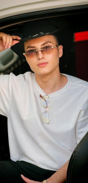 Model - jey_jordan blowjob