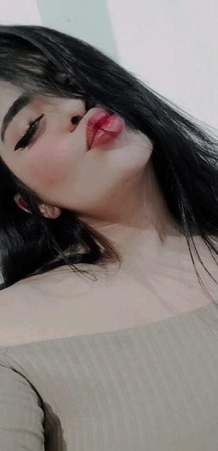 Model - Afrodita squirt