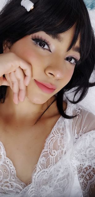 Model - Bella Sky JOI