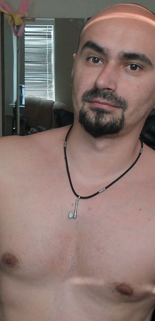 Model - GriSH9 masturbation