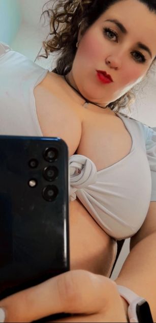 Model - Isabela Park curvy