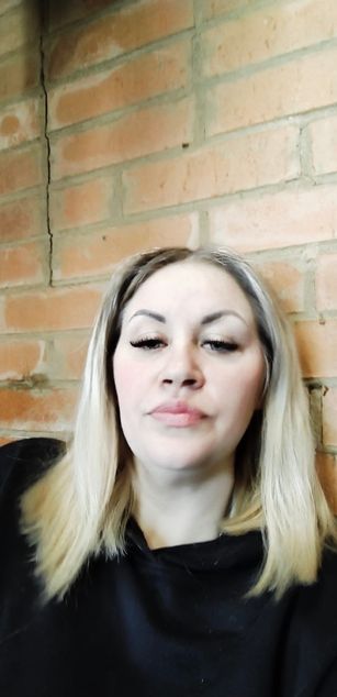 Model - Liona striptease