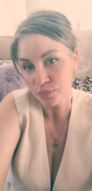 Model - Liona striptease