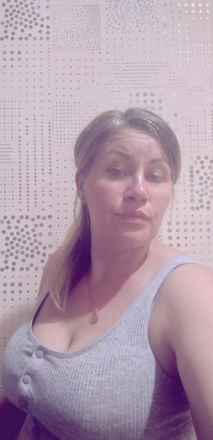 Model - Liona striptease