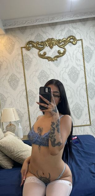 Model - Cata Stones deepthroat