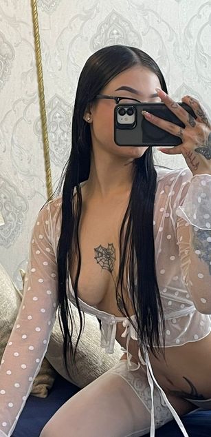 Model - Cata Stones deepthroat